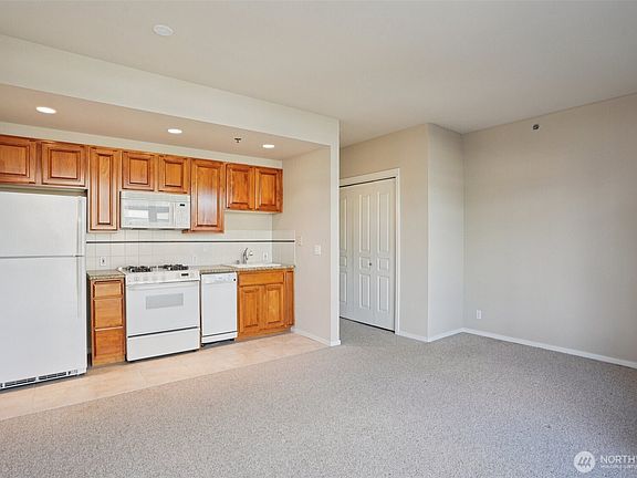 5th image of 2801 1st Avenue #615