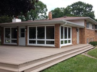 204 N River Rd, Fox River Grove, IL 60021