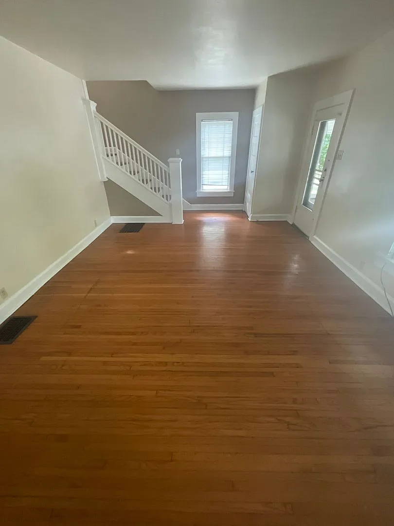 712 East Cottage Grove Avenue — Photo 3