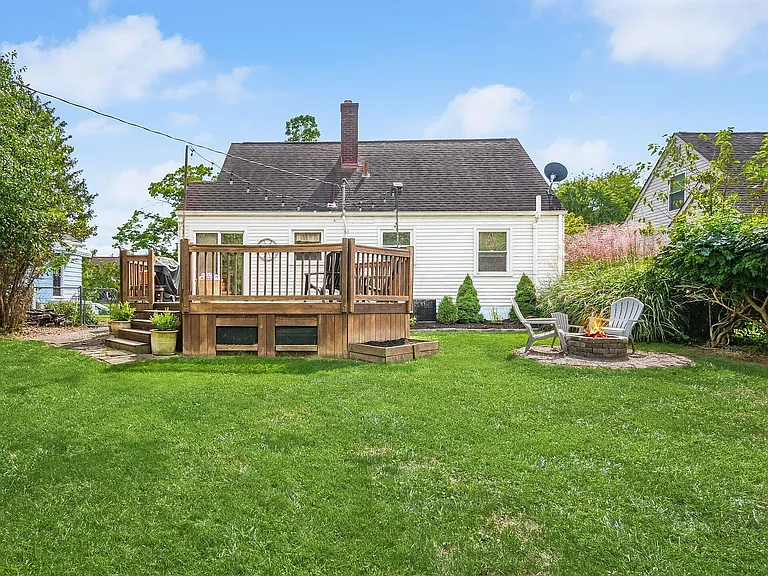 582 Northridge Rd — Photo 12