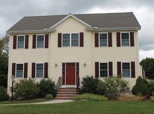 5 Callahan Dr, Woburn, MA 01801