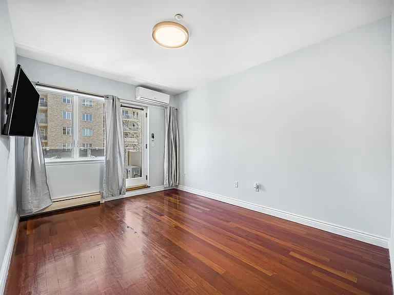 2408 Ocean Ave #9A — Photo 5