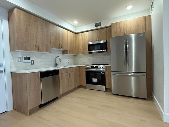 5th image of 627 Valley Rd #B