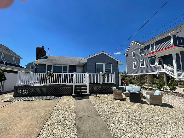 113 Surf Dr — Photo 3