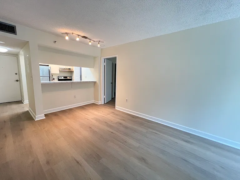 800 N Miami Ave #210 — Photo 19