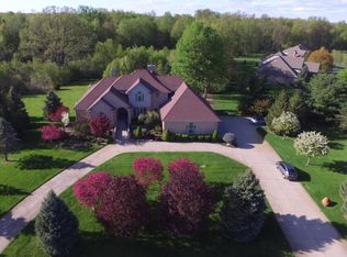 8805 Old Oak Dr, Plymouth, MI 48170