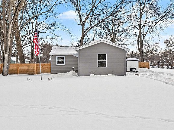 3rd image of 110 Ontario Rd