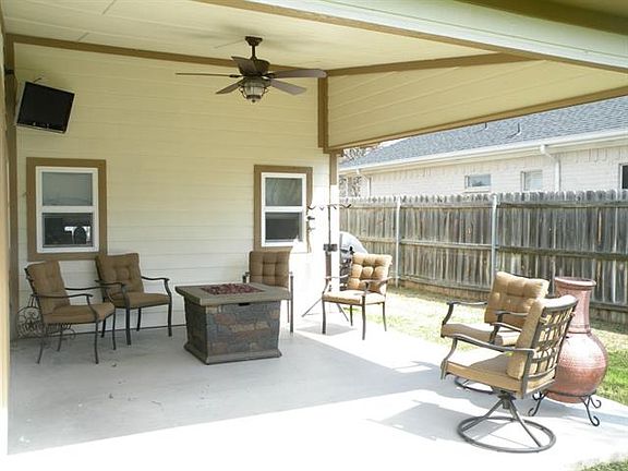 4th image of 705 Tahiti Dr