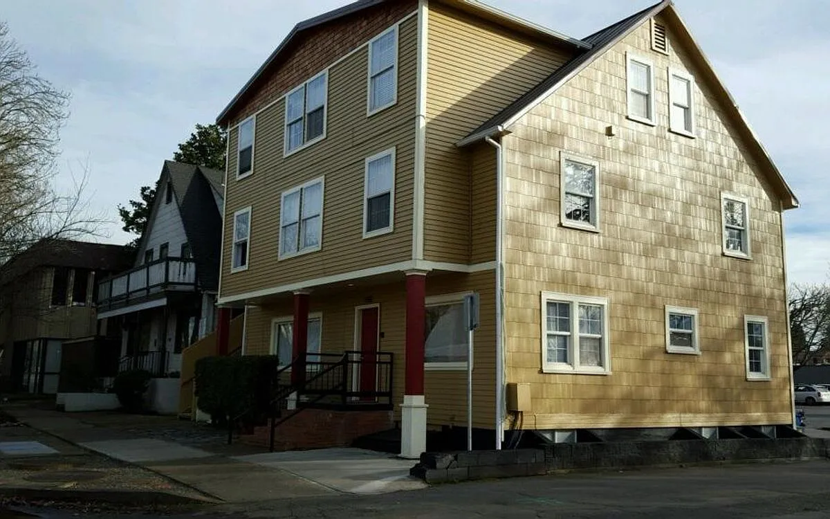 Studio, 366 sqft, $949 — Photo 1