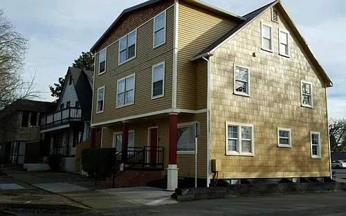 650 Marion St NE Photo 1