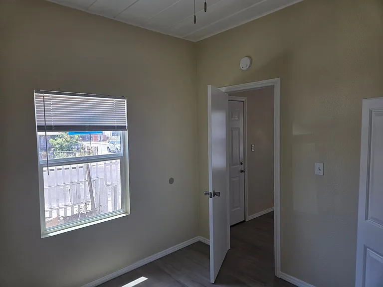 1201 Saticoy St — Photo 6