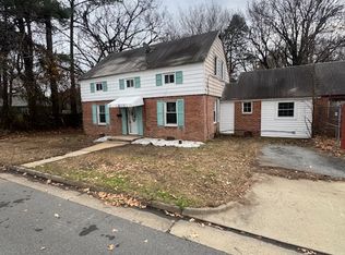 8 E Weaver Rd, Hampton, VA 23666