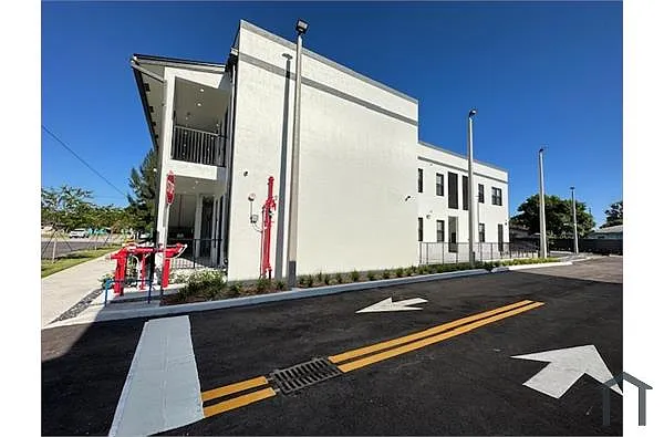 Building Photo - 10600 SW 177th St #201