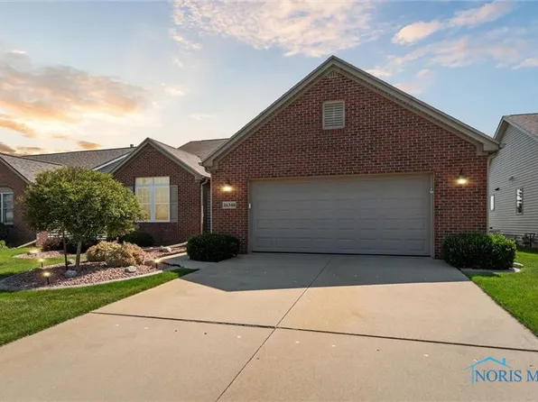 26348 Edgewater Dr, Perrysburg, OH 43551