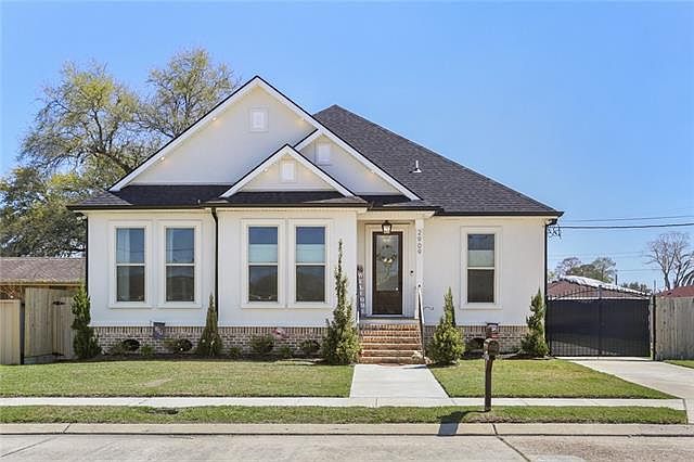 1st image of 2909 Decomine Dr