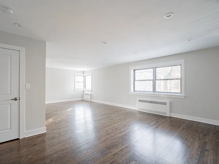 Living Room 7365-1