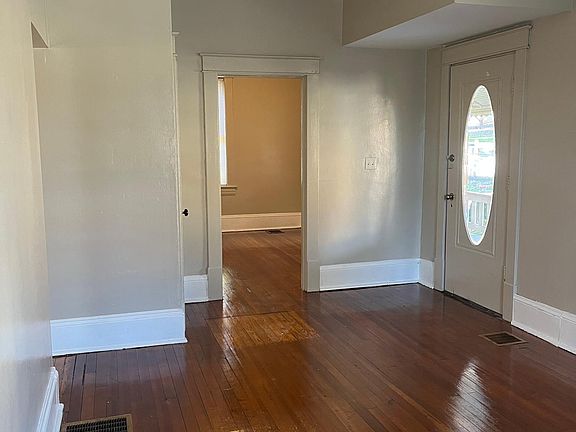 2nd image of 2345 King St NE