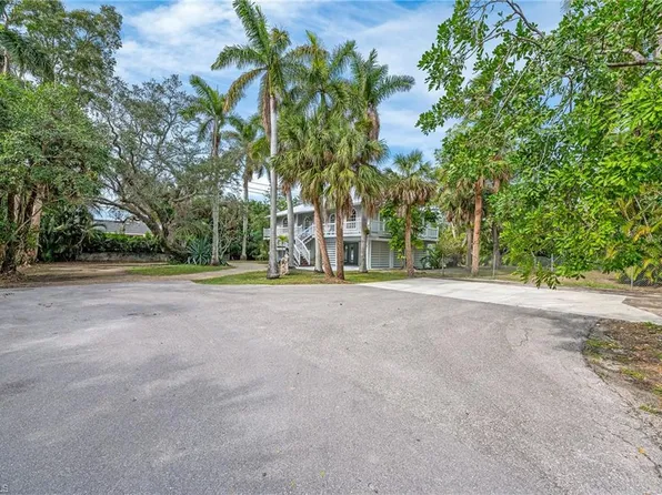 1941/1947 Clark CT, NAPLES, FL 34112