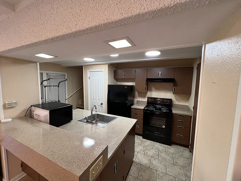 5918 Lago Vista Way #D-34 — Photo 7
