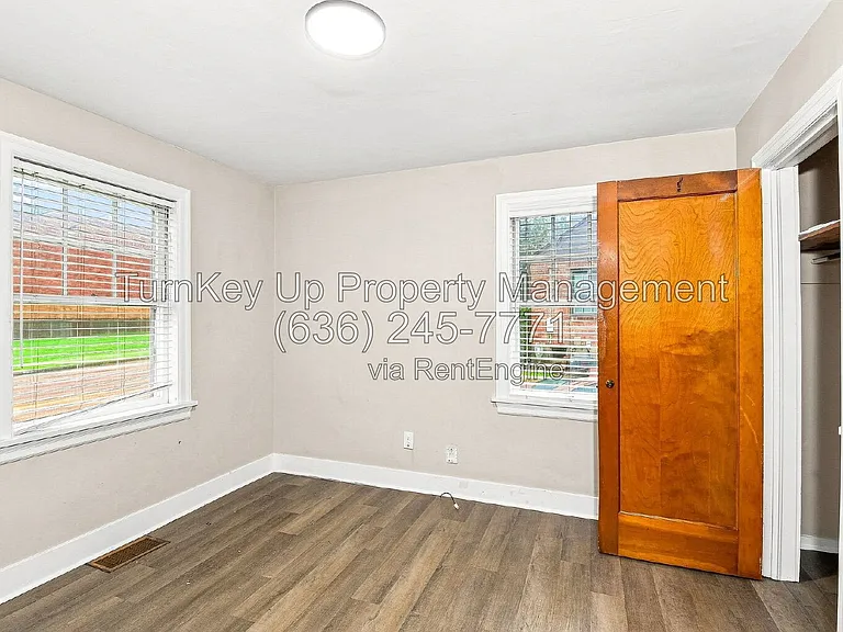1065 N Lafayette St — Photo 10