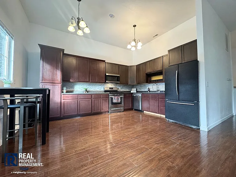 Mills - 2817 (Advertising Only) — Photo 24