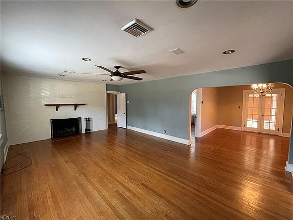 2nd image of 4625 Duke Dr