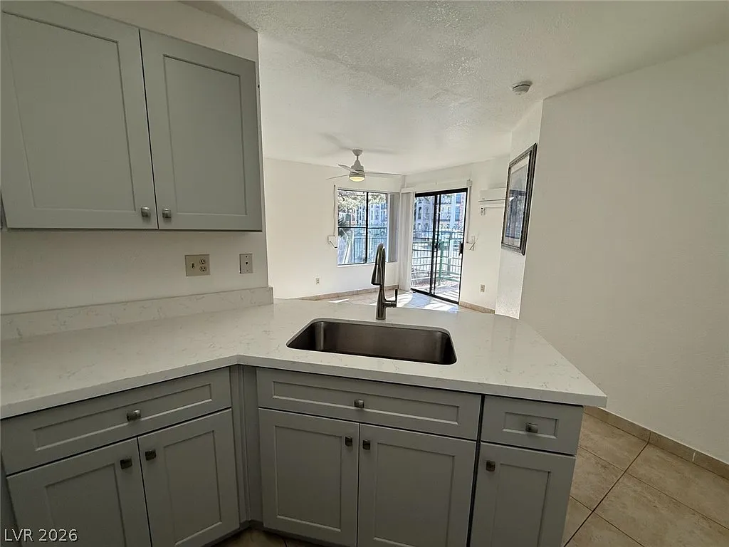 1 bed, 1.0 bath, 462 sqft, $980 — Photo 3