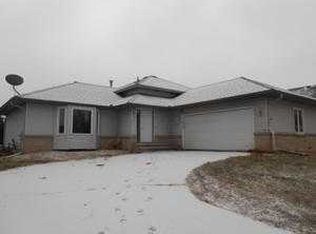 7183 Robinwood Trl, Woodbury, MN 55125