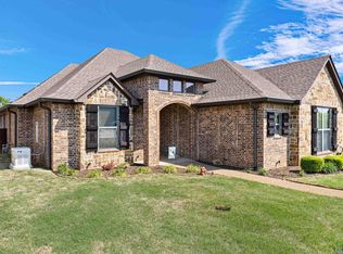 1622 Olympic Dr, Longview, TX 75605