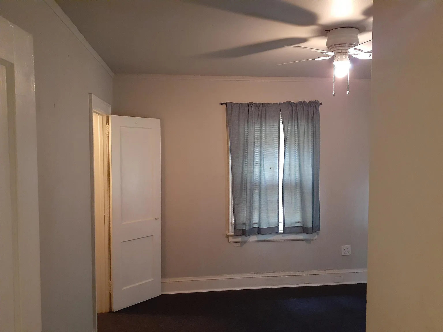 2 bed, 1100 sqft, $1,050 — Photo 2