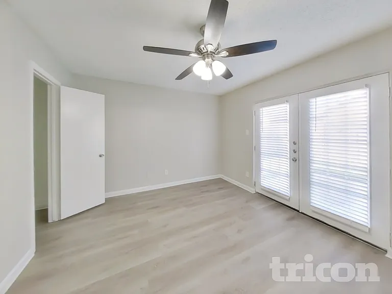 623 Walston Ln — Photo 8