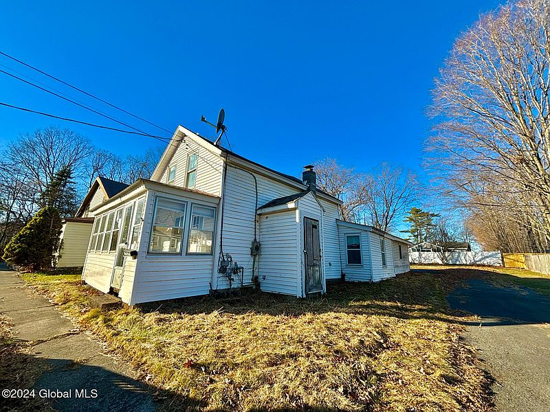 4th image of 114 McCrea Street