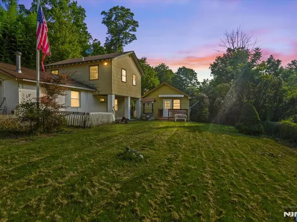 1606 Grnwd Lake Tpke W, Hewitt, NJ 07421