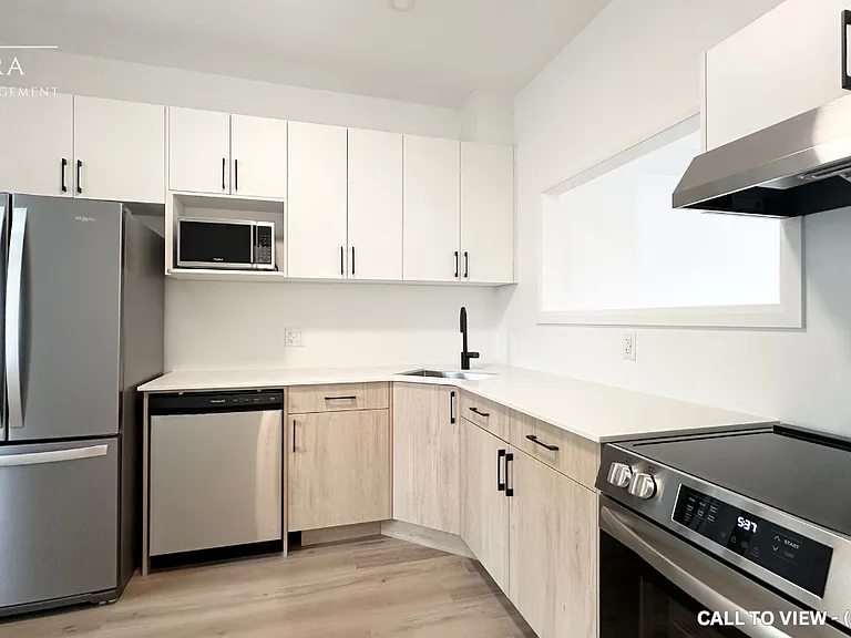 1415 Commissioners Rd W #2 — Photo 2