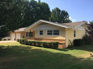 3171 E Shalimar Dr, Springfield, MO 65804