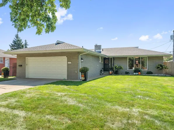 3652 43rd St, Highland, IN 46322