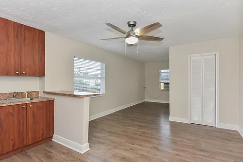 605 N Federal Hwy #13 Photo 1