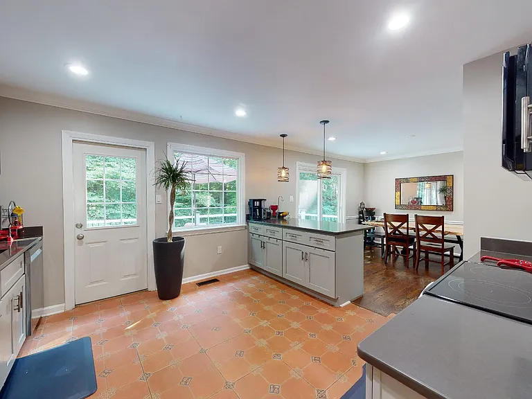 7628 Chancellor Way — Photo 7