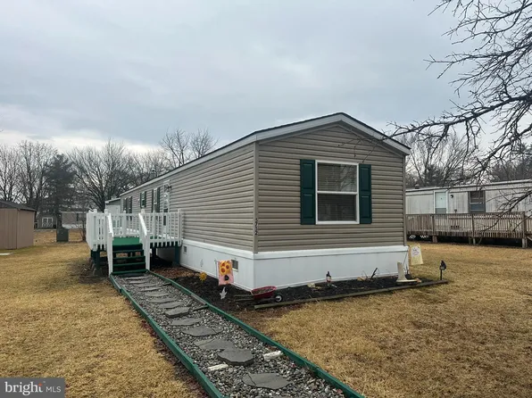 5752 Pfeiffer Cir, Germansville, PA 18053