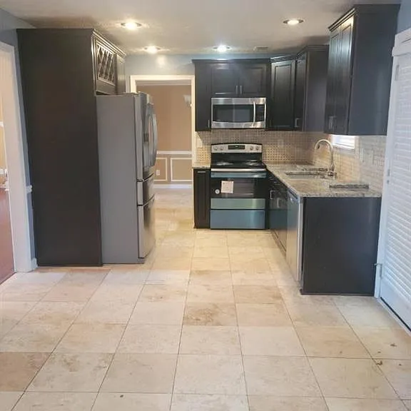 2777 Green Estates Dr — Photo 2