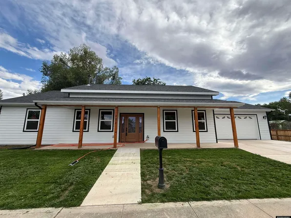 225 Jefferson St, Lander, WY 82520