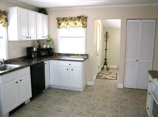 56 Manchester St, Leominster, MA 01453