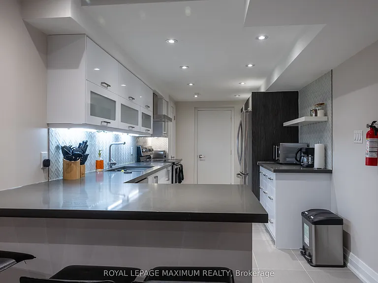 19 Corner Brook Cres #BASEMENT — Photo 14