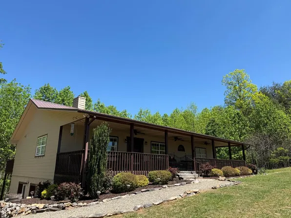 971 White Oak Dr, Warne, NC 28909