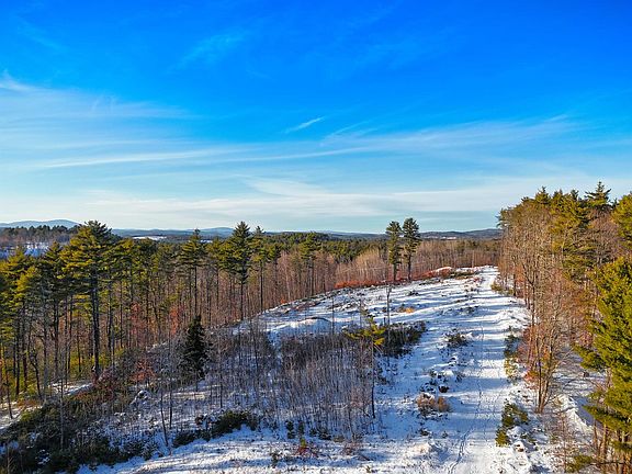 3rd image of 15 Hot Hole Pond Road