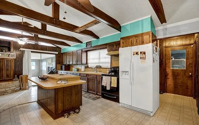 3 bed, 2765 sqft, $2,500 — Photo 4