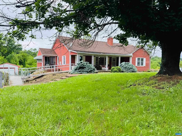 1820 Springhill Rd, Staunton, VA 24401