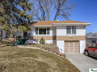 5718 Pratt St, Omaha, NE 68104