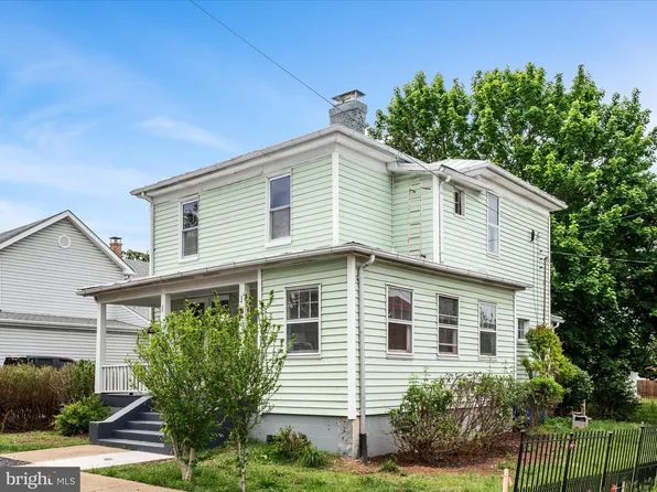 19 W Jackson St, Front Royal, VA 22630