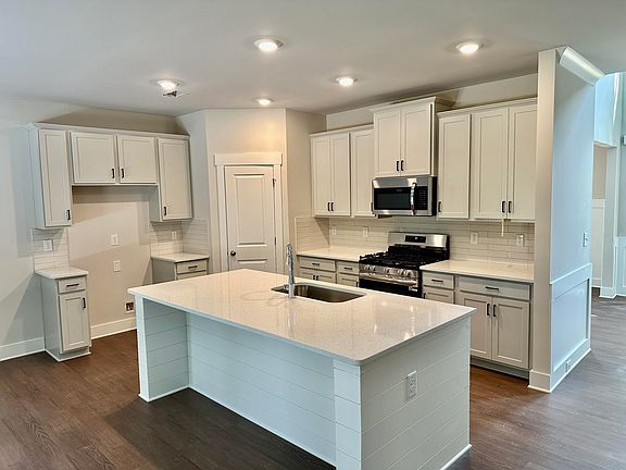 7th image of this home